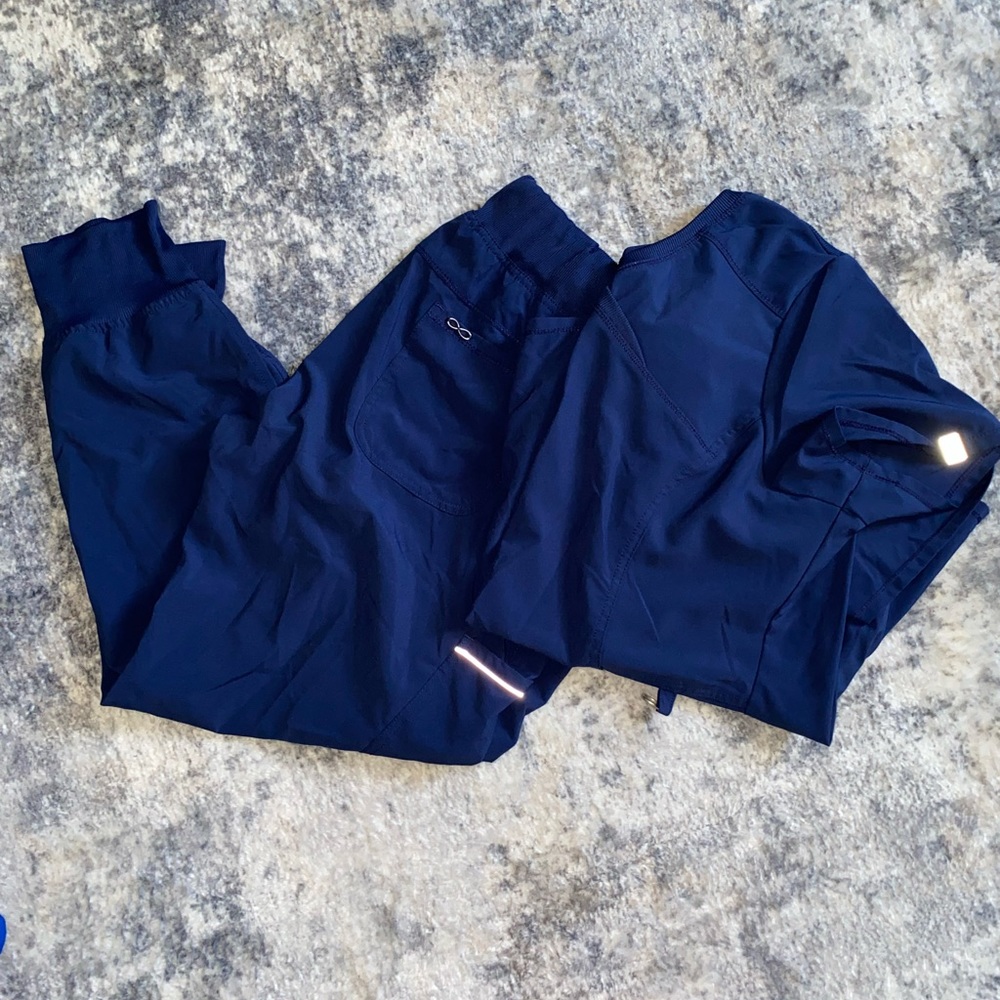 Cherokee infinity scrub set